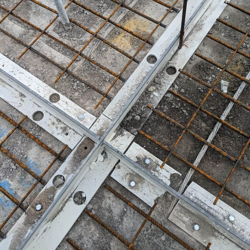 Top view of K135 screed rail in a four-joint configuration, optimised for concrete formwork