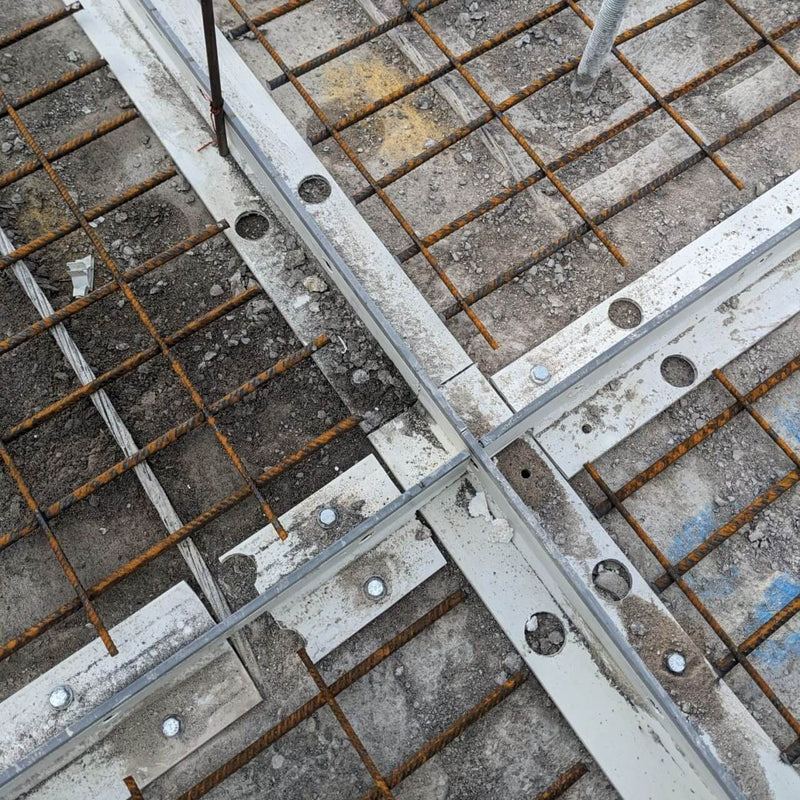 Top view of K85 screed rail with four joints for efficient concrete formwork and levelling.