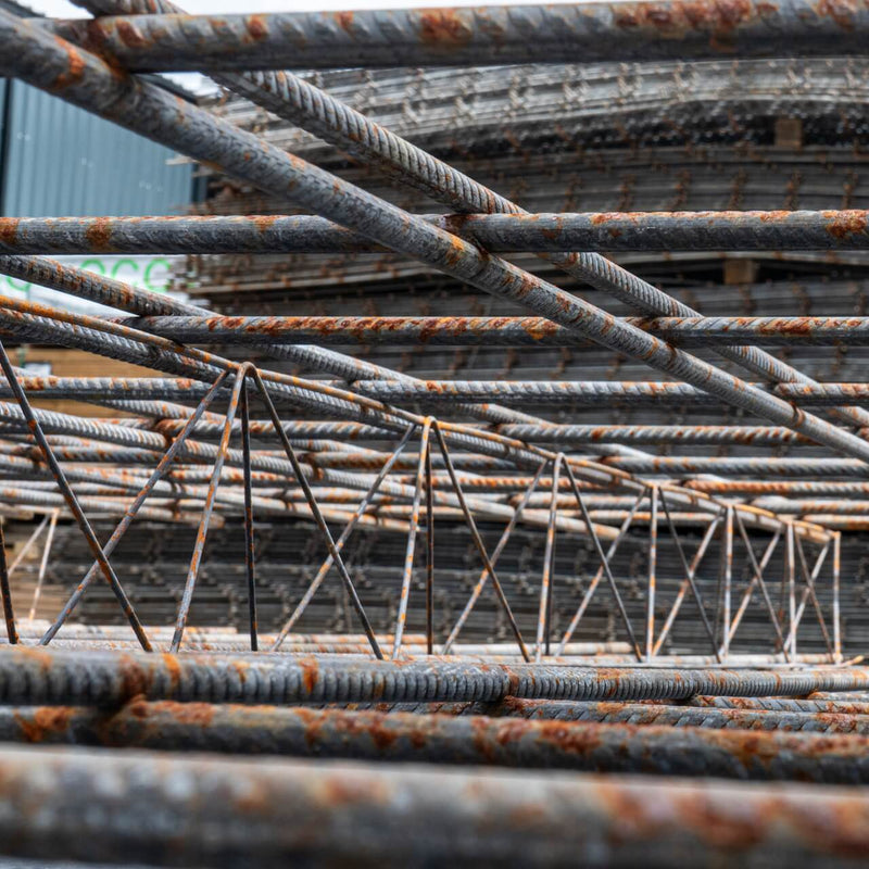 Continuous wire high chair spacers used for a stable connection between two layers of reinforcement mesh.